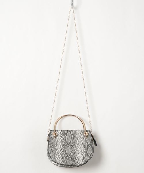 KOBE LETTUCE(コウベレタス)の「ショルダーチェーン付き2wayハーフムーンメタルハンドルバッグ(ハンドバッグ・レディース・パイソン/ブルー/ブラック・FREE)」の7枚目の写真