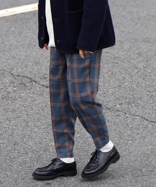 MinoriTY(マイノリティ)の「【コラボ「MinoriTY × WEARISTA MARSEE」】チェックテーパードアンクルパンツ スラックス(スラックス・メンズ・ネイビー/ブラウン・M/L)」の10枚目の写真