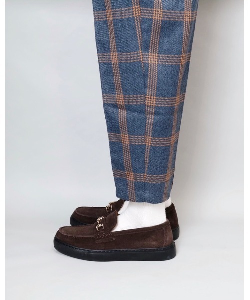 MinoriTY(マイノリティ)の「【コラボ「MinoriTY × WEARISTA MARSEE」】チェックテーパードアンクルパンツ スラックス(スラックス・メンズ・ネイビー/ブラウン・M/L)」の17枚目の写真