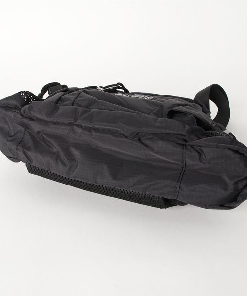 BEN DAVIS（ベンデイビス）の「CAMP7 HIKE WAIST BAG（ボディバッグ/ウエストポーチ・メンズ・ブラック/レッド・FREE）」の6枚目の写真
