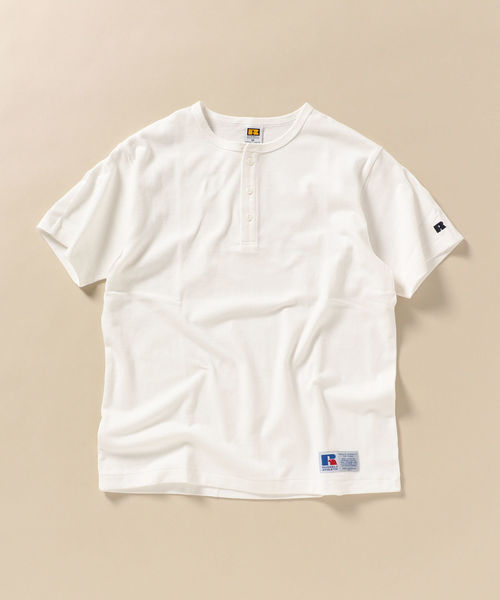 Russell Athletic(ラッセルアスレティック)の「RUSSELL ATHLETIC×SHIPS: 別注 ヘビーオンス ジャージー ヘンリーネック Tシャツ(Tシャツ/カットソー・メンズ・ホワイト/ブラック/ベージュ/ネイビー・SMALL/MEDIUM/LARGE/X-LARGE/XX-LARGE)」の2枚目の写真