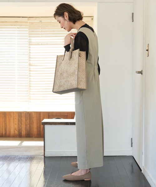 ROPE' PICNIC(ロペピクニック)の「Vネックポンチサロペット(つなぎ/オールインワン・レディース・ブラック/ブラウン系その他2/グリーン系その他2/イエロー系その他3/ライトグレー・40/38)」の8枚目の写真