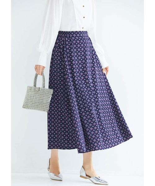 IEDIT（イディット）の「ＩＥＤＩＴ　ヴィンテージライクなプリントフレアースカート（スカート・レディース・ブラック/ブラウン系その他/ブラック系その他/ネイビー・LARGE/MEDIUM/SMALL/X-LARGE/XX-LARGE/XXX-LARGE）」の4枚目の写真