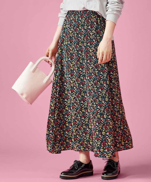 IEDIT（イディット）の「ＩＥＤＩＴ　ヴィンテージライクなプリントフレアースカート（スカート・レディース・ブラック/ブラウン系その他/ブラック系その他/ネイビー・LARGE/MEDIUM/SMALL/X-LARGE/XX-LARGE/XXX-LARGE）」の2枚目の写真