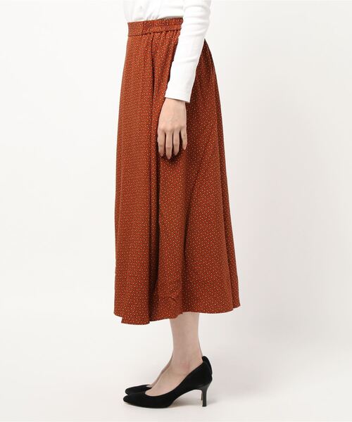 IEDIT（イディット）の「ＩＥＤＩＴ　ヴィンテージライクなプリントフレアースカート（スカート・レディース・ブラック/ブラウン系その他/ブラック系その他/ネイビー・LARGE/MEDIUM/SMALL/X-LARGE/XX-LARGE/XXX-LARGE）」の6枚目の写真