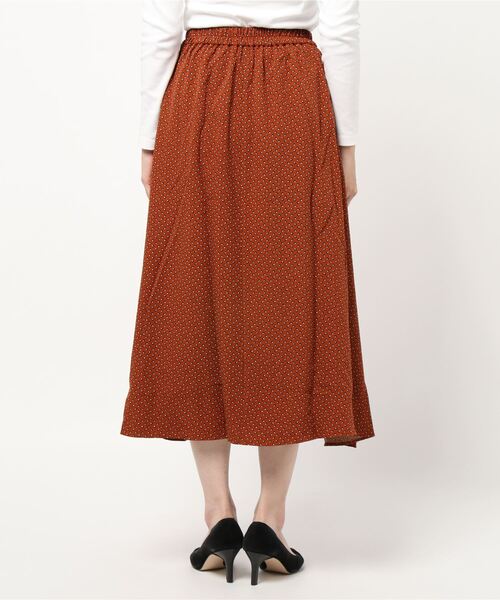 IEDIT（イディット）の「ＩＥＤＩＴ　ヴィンテージライクなプリントフレアースカート（スカート・レディース・ブラック/ブラウン系その他/ブラック系その他/ネイビー・LARGE/MEDIUM/SMALL/X-LARGE/XX-LARGE/XXX-LARGE）」の7枚目の写真