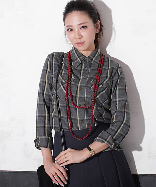 NANO universe(ナノユニバース)の「【GINGER12月号掲載】 Lee/別注チェックシャツ(シャツ/ブラウス・レディース・ネイビー/レッド/ブラック/グレー・FREE)」の3枚目の写真