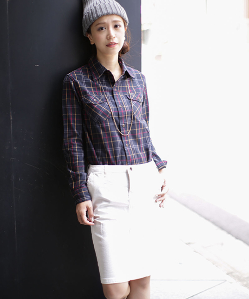 NANO universe(ナノユニバース)の「【GINGER12月号掲載】 Lee/別注チェックシャツ(シャツ/ブラウス・レディース・ネイビー/レッド/ブラック/グレー・FREE)」の2枚目の写真