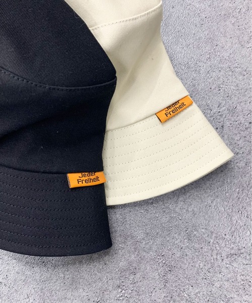 PairPair（ペアペア）の「ピスネーム付きバケットハット（ハット・レディース・ブラック/アイボリー・FREE）」の4枚目の写真