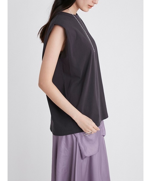 Mila Owen（ミラオーウェン）の「肩パットノースリカットトップス（Tシャツ/カットソー・レディース・イエロー/チャコールグレー/ホワイト/ベージュ系その他・0/1）」の7枚目の写真