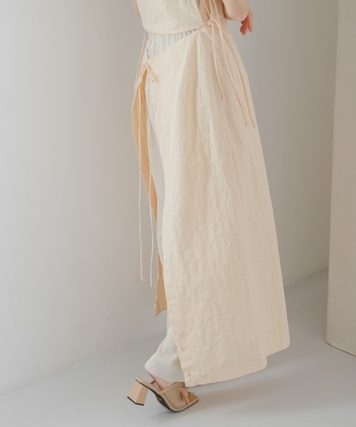 KBF（ケイビーエフ）の「刺繍エプロンワンピース（ワンピース・レディース・ネイビー/オレンジ系その他/ライトベージュ・ONE）」の7枚目の写真