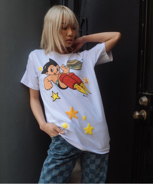 BAIT（ベイト）の「【2105_ASB】ASTRO BOY STARS TEE 215-ASB-TEE-005（Tシャツ/カットソー・メンズ・ホワイト・LARGE/XX-LARGE/X-LARGE/MEDIUM）」の2枚目の写真