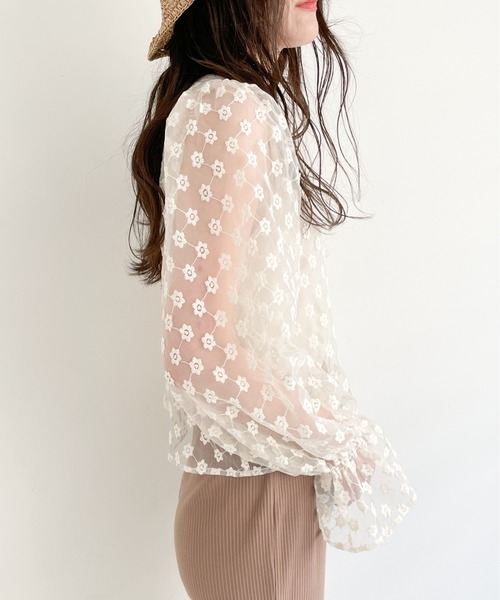 EPIMI E'PIMMY（エピミエピミー）の「3wayオーガン刺繍ブラウス（シャツ/ブラウス・レディース・オフホワイト/ブラック/ベージュ・MEDIUM）」の21枚目の写真