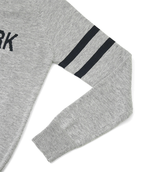 URBAN RESEARCH（アーバンリサーチ）の「【WEB限定】UR ロゴニットプルオーバー（ニット/セーター・レディース・グレー/ネイビー/オフホワイト・FREE）」の9枚目の写真