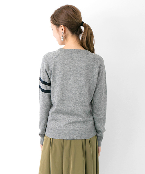 URBAN RESEARCH（アーバンリサーチ）の「【WEB限定】UR ロゴニットプルオーバー（ニット/セーター・レディース・グレー/ネイビー/オフホワイト・FREE）」の13枚目の写真