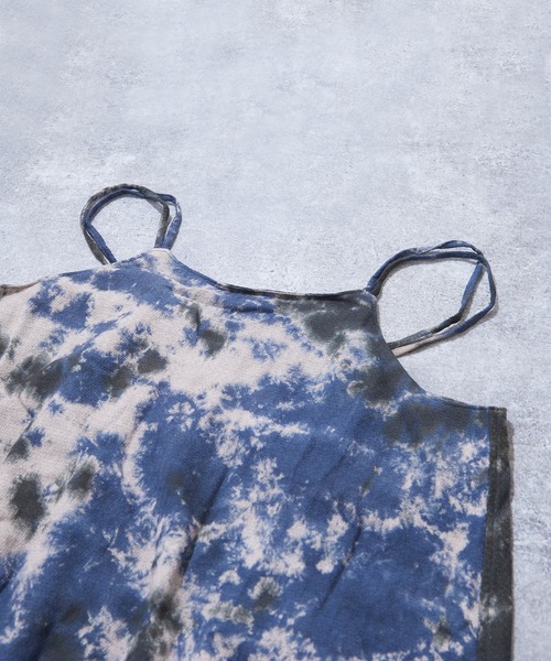 TOBILA（トビラ）の「綿ドビー タイダイ柄 キャミワンピ―ス（ワンピース・レディース・ネイビー/イエロー/オレンジ・M）」の16枚目の写真