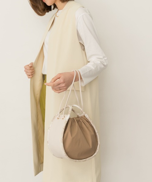 RODE SKO(ロデスコ)の「MARTJE ナイロンコンビミニショルダー(ショルダーバッグ・レディース・ブラック/ベージュ/アイボリー・ONE)」の18枚目の写真