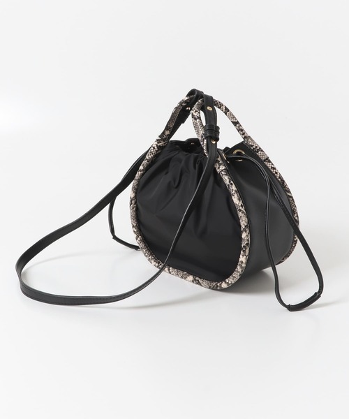 RODE SKO(ロデスコ)の「MARTJE ナイロンコンビミニショルダー(ショルダーバッグ・レディース・ブラック/ベージュ/アイボリー・ONE)」の22枚目の写真