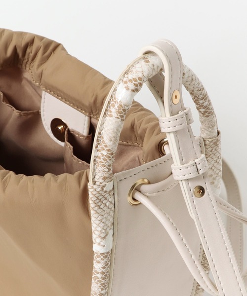 RODE SKO(ロデスコ)の「MARTJE ナイロンコンビミニショルダー(ショルダーバッグ・レディース・ブラック/ベージュ/アイボリー・ONE)」の17枚目の写真