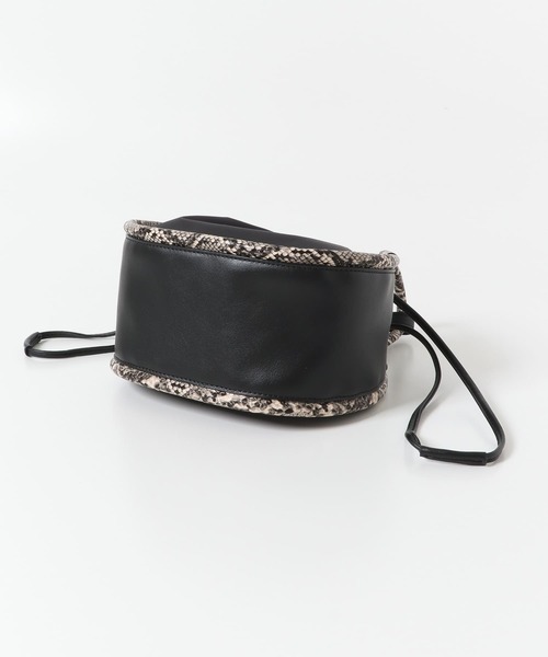 RODE SKO(ロデスコ)の「MARTJE ナイロンコンビミニショルダー(ショルダーバッグ・レディース・ブラック/ベージュ/アイボリー・ONE)」の7枚目の写真