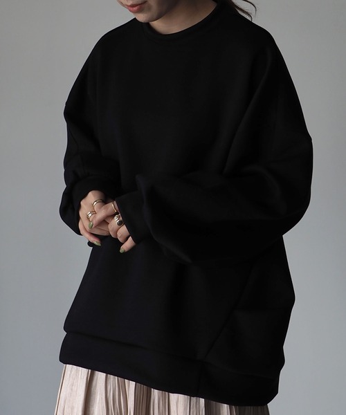 Riberry（リベリー）の「ダンボールニットタックラウンドプルオーバー（スウェット・レディース・ブラック/オフホワイト/ピンクベージュ・MEDIUM）」の3枚目の写真