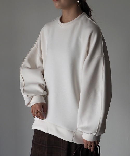 Riberry（リベリー）の「ダンボールニットタックラウンドプルオーバー（スウェット・レディース・ブラック/オフホワイト/ピンクベージュ・MEDIUM）」の12枚目の写真