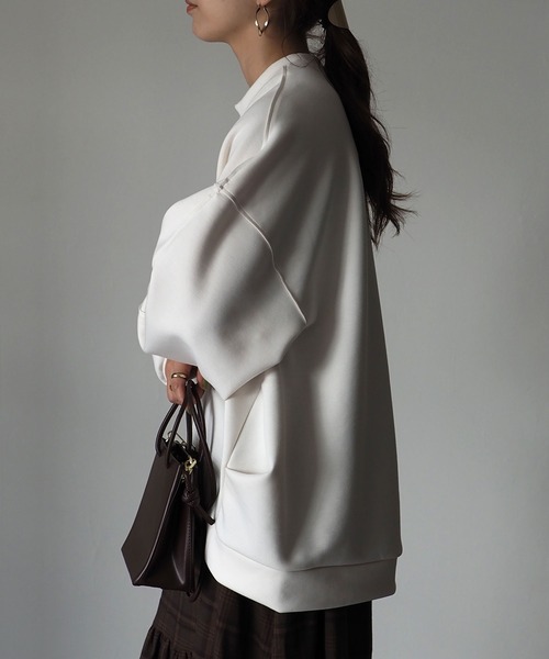 Riberry（リベリー）の「ダンボールニットタックラウンドプルオーバー（スウェット・レディース・ブラック/オフホワイト/ピンクベージュ・MEDIUM）」の9枚目の写真