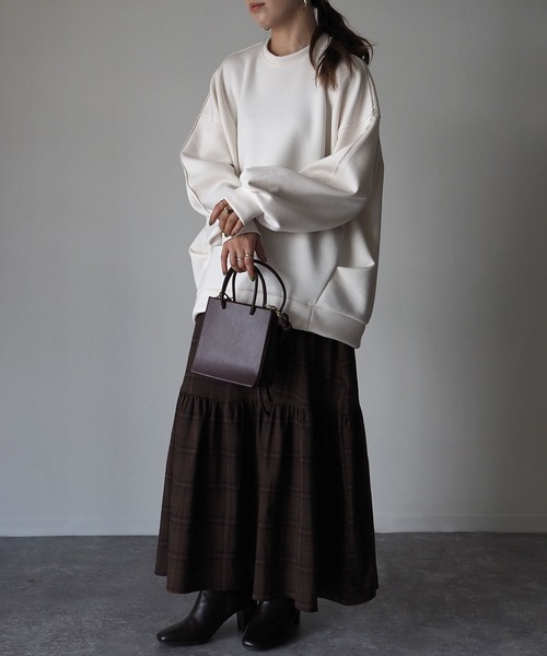 Riberry（リベリー）の「ダンボールニットタックラウンドプルオーバー（スウェット・レディース・ブラック/オフホワイト/ピンクベージュ・MEDIUM）」の18枚目の写真