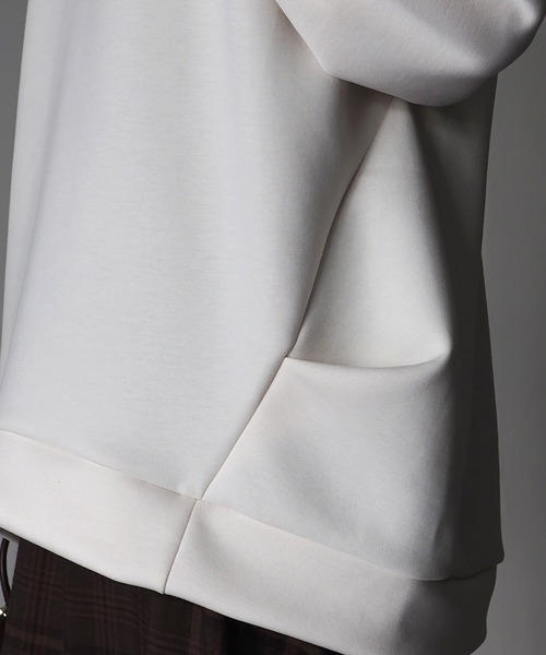 Riberry（リベリー）の「ダンボールニットタックラウンドプルオーバー（スウェット・レディース・ブラック/オフホワイト/ピンクベージュ・MEDIUM）」の17枚目の写真