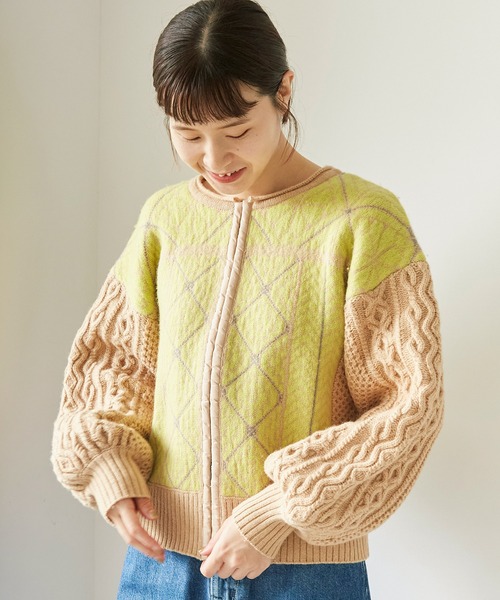 cardo fabrica(カルドファブリカ)の「ラムナイロンジャカードニット 前後2wayクルーカーディガン(カーディガン/ボレロ・レディース・ホワイト/ベージュ・FREE)」の6枚目の写真