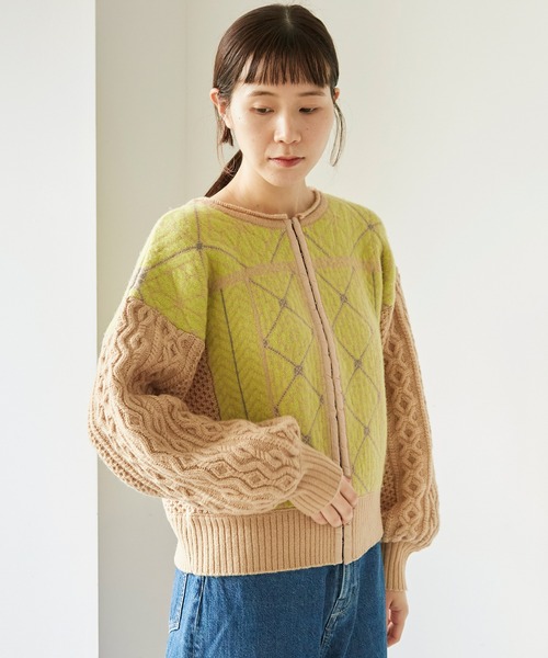 cardo fabrica(カルドファブリカ)の「ラムナイロンジャカードニット 前後2wayクルーカーディガン(カーディガン/ボレロ・レディース・ホワイト/ベージュ・FREE)」の3枚目の写真