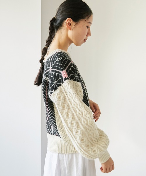 cardo fabrica(カルドファブリカ)の「ラムナイロンジャカードニット 前後2wayクルーカーディガン(カーディガン/ボレロ・レディース・ホワイト/ベージュ・FREE)」の4枚目の写真