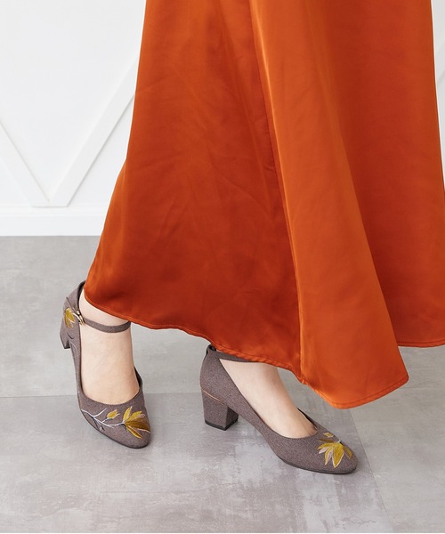 JELLY BEANS(ジェリービーンズ)の「2way刺繍ストラップパンプス(204-42689)JELLY BEANS(ジェリービーンズ)(パンプス・レディース・ブラウン/ピンク・23/23.5/24/24.5/22.5)」の1枚目の写真