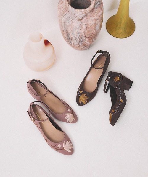 JELLY BEANS(ジェリービーンズ)の「2way刺繍ストラップパンプス(204-42689)JELLY BEANS(ジェリービーンズ)(パンプス・レディース・ブラウン/ピンク・23/23.5/24/24.5/22.5)」の2枚目の写真