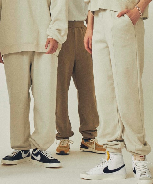 CITY TOKYO（シティトウキョウ）の「吊り裏毛プレミアムスウェットジョガーパンツ（スウェットパンツ・レディース・ベージュ/オフホワイト/ライトブルーグレー・1/2）」の2枚目の写真