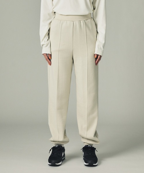 CITY TOKYO（シティトウキョウ）の「吊り裏毛プレミアムスウェットジョガーパンツ（スウェットパンツ・レディース・ベージュ/オフホワイト/ライトブルーグレー・1/2）」の11枚目の写真