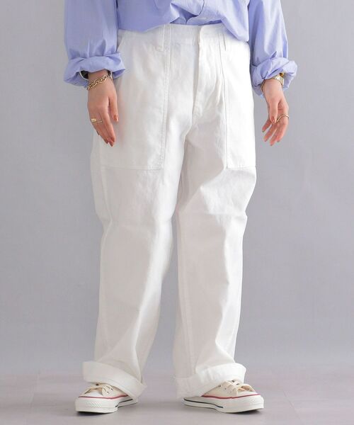 SHIPS（シップス）の「【WEB限定】SHIPS: バックツイル ワイド テーパード ベイカーパンツ（カーゴパンツ・メンズ・ホワイト/ベージュ/ネイビー/オリーブ・SMALL/MEDIUM/LARGE/X-LARGE）」の2枚目の写真