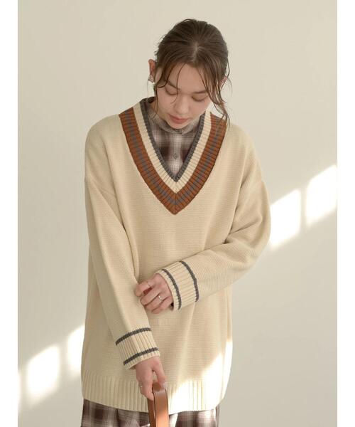 earth music&ecology（アースミュージックアンドエコロジー）の「チルデンVネックニットチュニック＊（ニット/セーター・レディース・ネイビー/アイボリー・FREE）」の5枚目の写真