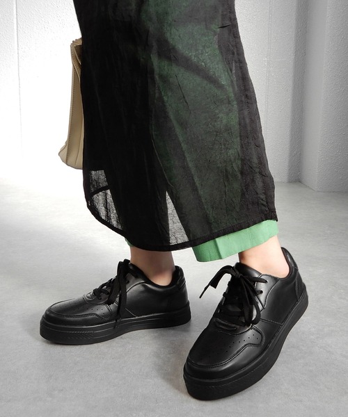 minia(ミニア)の「フェイクレザースニーカー ◇(スニーカー・レディース・ホワイト/ベージュ/ブラック・LL/M/L/S)」の7枚目の写真