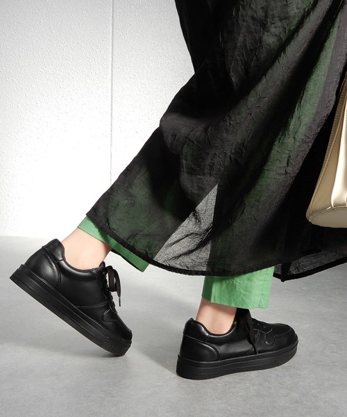 minia(ミニア)の「フェイクレザースニーカー ◇(スニーカー・レディース・ホワイト/ベージュ/ブラック・LL/M/L/S)」の9枚目の写真