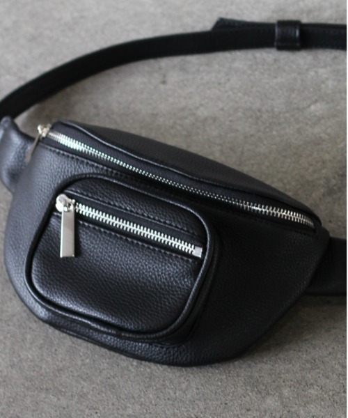 y/m by れぽすけ(イムバイレポスケ)の「ミニマルボディBAG(ボディバッグ/ウエストポーチ・メンズ・ブラック・FREE)」の7枚目の写真