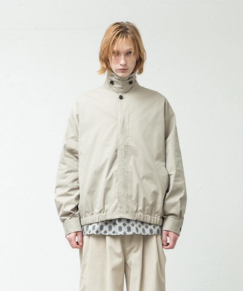 SLICK(スリック)の「T/C ギャバジンショートブルゾン(ブルゾン・メンズ・セージグリーン/グレイッシュベージュ・1/2/3)」の3枚目の写真