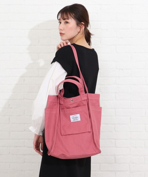 SHOO・LA・RUE（シューラルー）の「◆パイピングアウトポケットトート（トートバッグ・レディース・ライトベージュ/ピンク系/ブルー・00）」の3枚目の写真