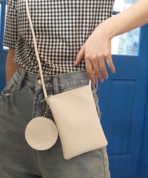 CORNERS（コーナーズ）の「フェイクレザーミニショルダーバッグ（ショルダーバッグ・レディース・ホワイト/ライトブルー/ブラック/ブラウン/ライトグリーン/ベージュ/マスタード/カーキ/アイボリー・FREE）」の19枚目の写真