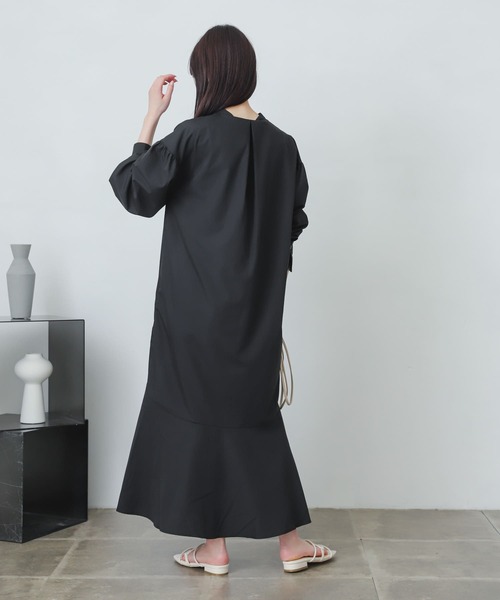 SENSE OF PLACE by URBAN RESEARCH(センスオブプレイスバイアーバンリサーチ)の「ボリュームスリーブマーメイドワンピース(シャツワンピース・レディース・ブラック/オフホワイト・ONE)」の7枚目の写真