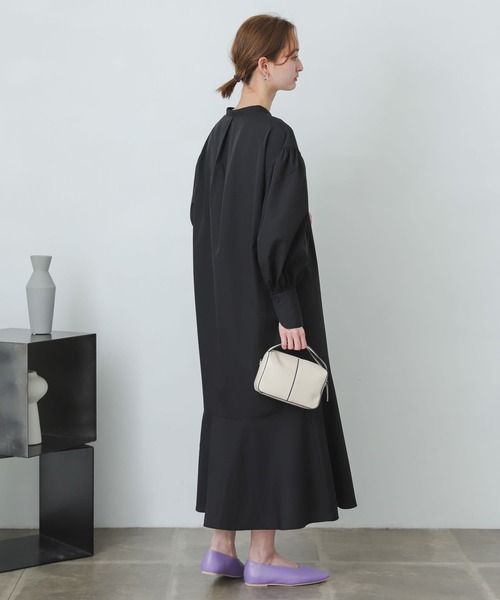 SENSE OF PLACE by URBAN RESEARCH(センスオブプレイスバイアーバンリサーチ)の「ボリュームスリーブマーメイドワンピース(シャツワンピース・レディース・ブラック/オフホワイト・ONE)」の12枚目の写真