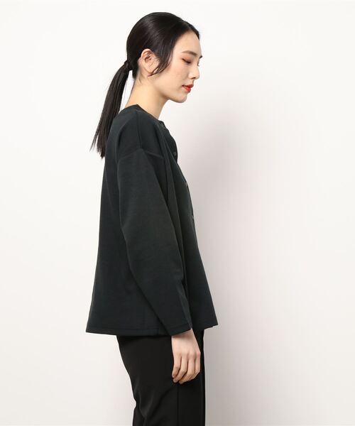 Samansa Mos2 blue(サマンサモスモスブルー)の「前後2wayカットプルオーバー(Tシャツ/カットソー・レディース・ブラック/オフホワイト/グリーン・フリ-)」の6枚目の写真