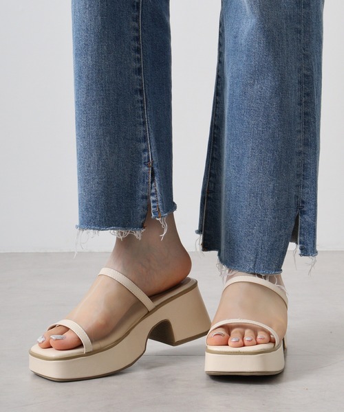 LibertyDoll(リバティードール)の「LibertyDoll パルキーヒール厚底スクエアサンダル(サンダル・レディース・ブラック/アイボリー/グレイッシュベージュ/ホワイト/ダークブラウン/ブラウン系その他/ブラック系その他2/ホワイト系その他/ホワイト系その他2/ブラック系その他/シルバー系その他/ブラック系その他3・LL/L/M/S)」の18枚目の写真