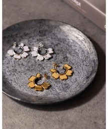 mou（モウ）の「フラワーモチーフ艶ピアス（ピアス（両耳用））」