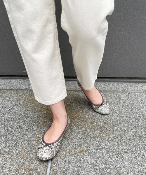 StyleSea(スタイルシー)の「アイボリーデニムストレートパンツ(デニムパンツ・レディース・アイボリー・FREE)」の3枚目の写真